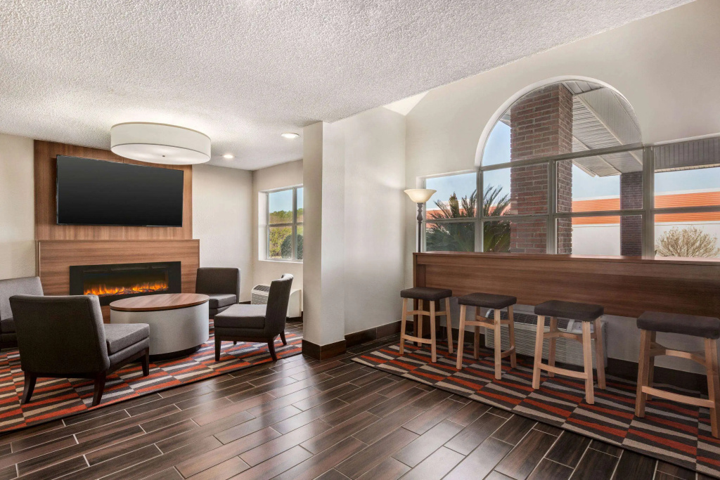 Microtel Inn & Suites by Wyndham
