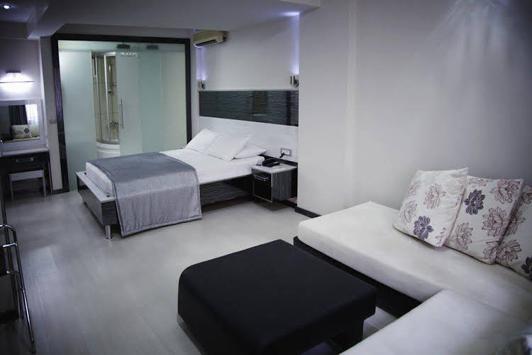 Halley Hotel