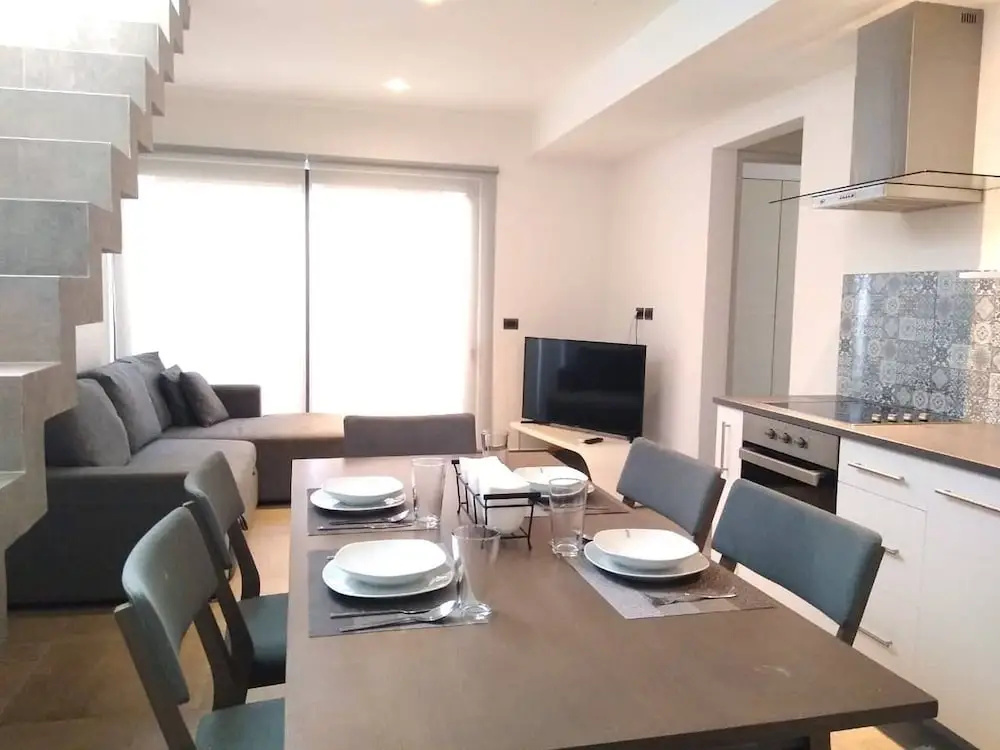 Private Roof w Plunge Pool, Brand New 2 Br Penthouse for 6 sleeps