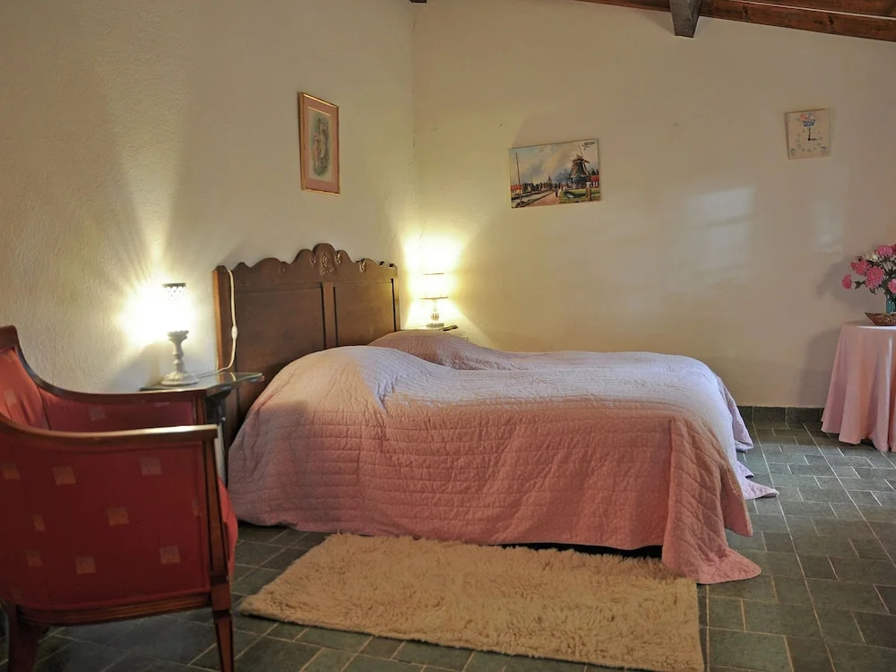 Charming Villa in Callas With Private Swimming Pool