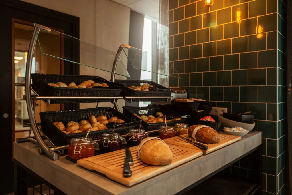 Holiday Inn - the niu, Fender Amsterdam