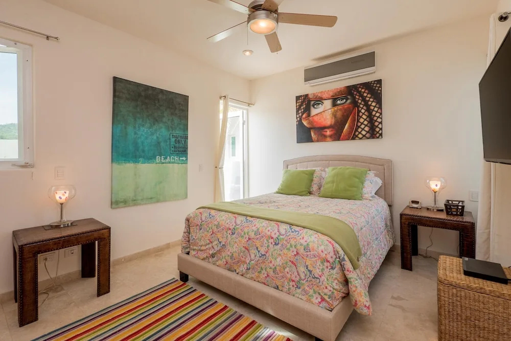 Expansive Views of Famous Cabo Arch: Villa Sirena