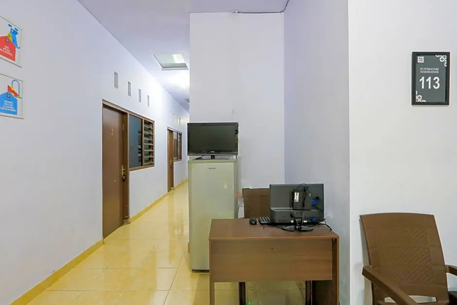 OYO Life 2724 Wisma Wijaya