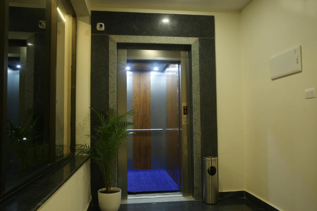 PARK IRIS HOTELS, Bharathi Nagar