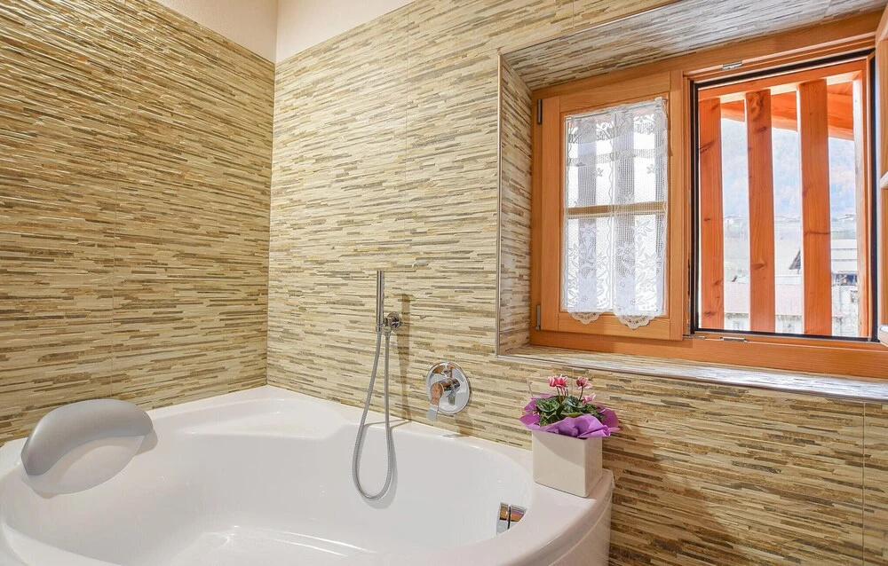 2 Bedroom Beautiful Home In Terzolas