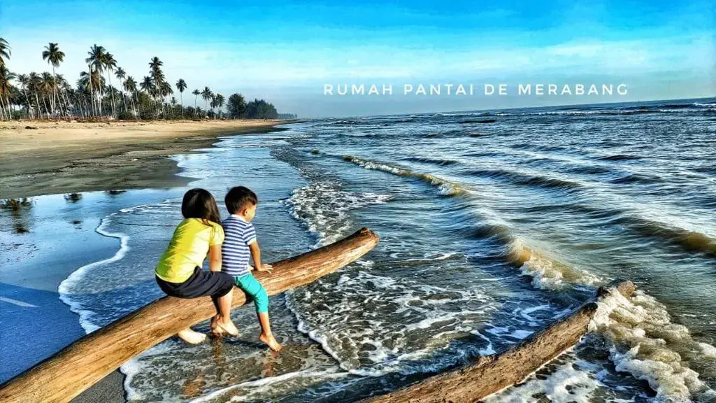 Rumah Pantai de Merabang (bungalow with pool)
