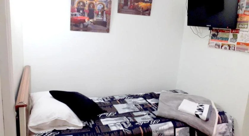 Hostal Rotonda Atenas