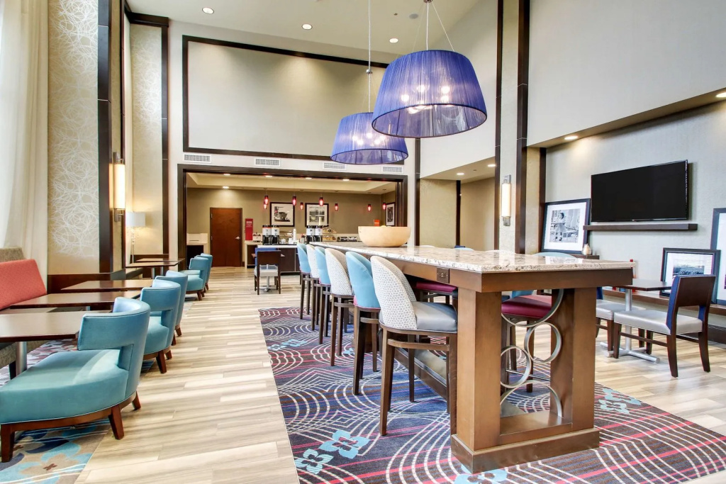 Hampton Inn & Suites Greenville Airport