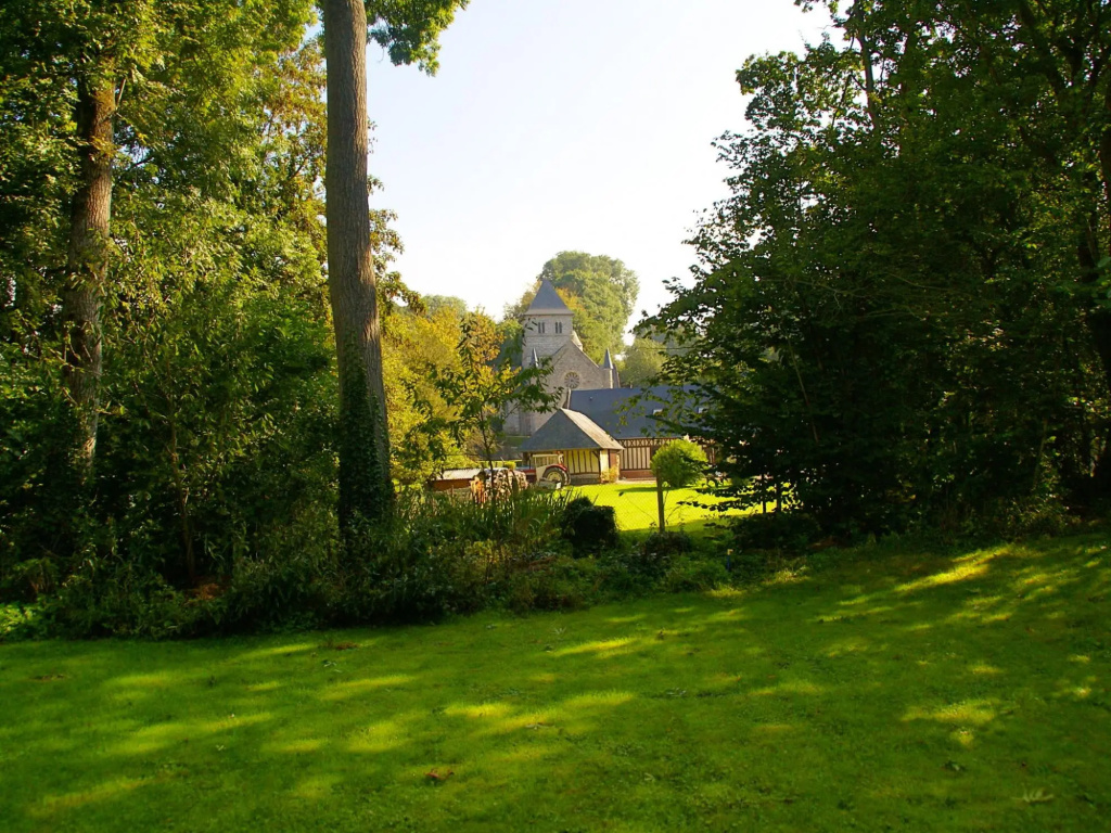 Bungalow in France near Castle & Hiking Trails