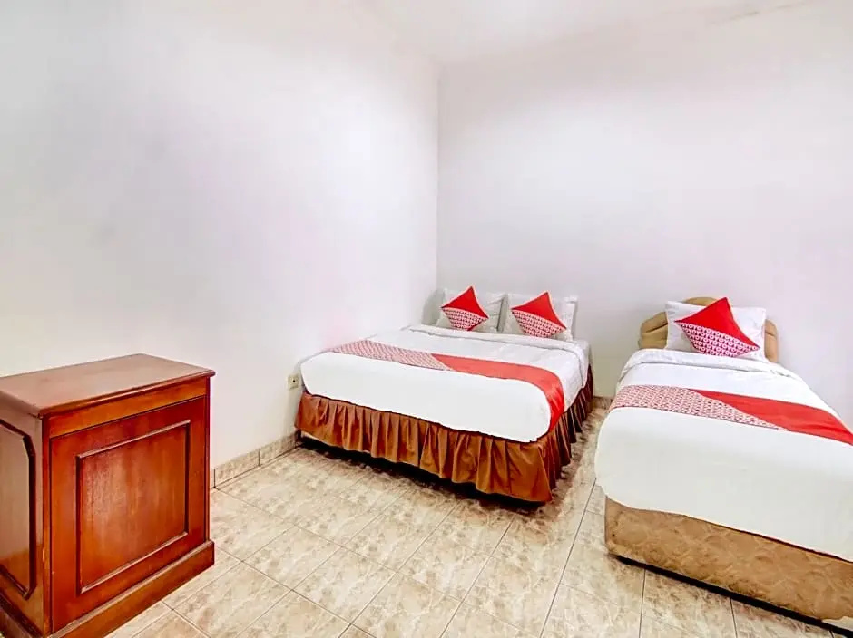 Urbanview Hotel Yampi TB Simatupang