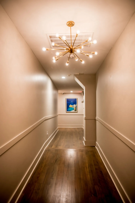493 King Luxury Suites
