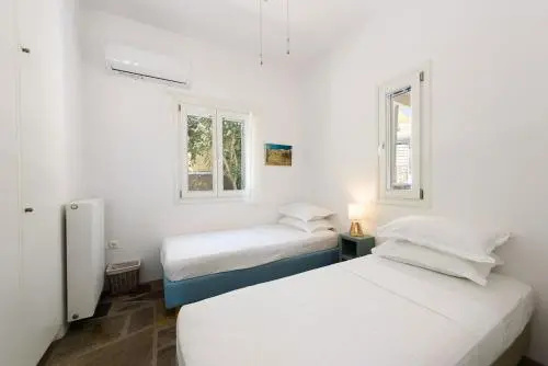 Cycladic beauty and tranquillity in Kostos, Paros
