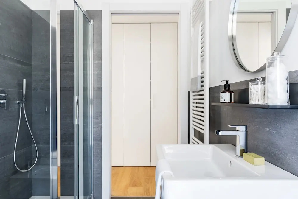 JOIVY Stylish 1-Bedroom Flat