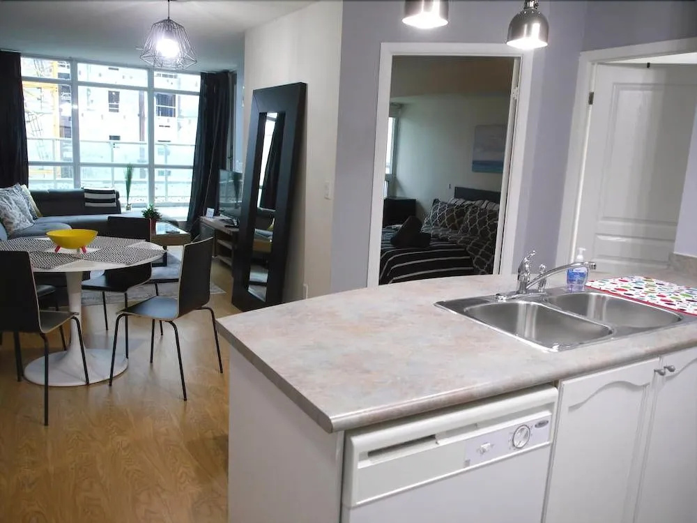 Great 1BR Condo in the Heart of the City