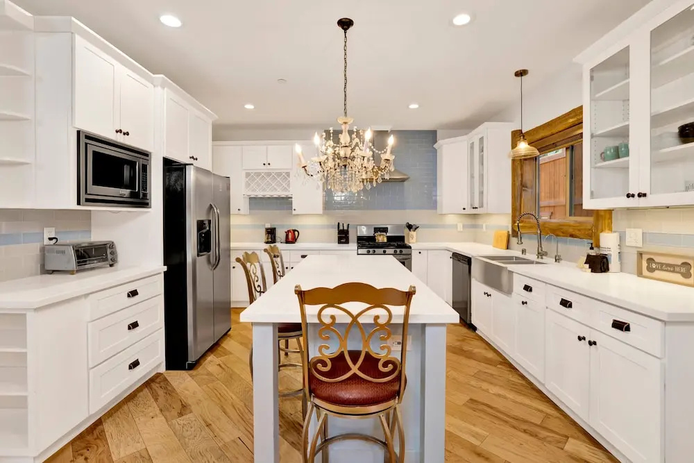 Alpine Chalet-1840 by Big Bear Vacations