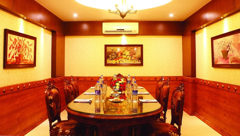 HOTEL SAHANA CASTLE