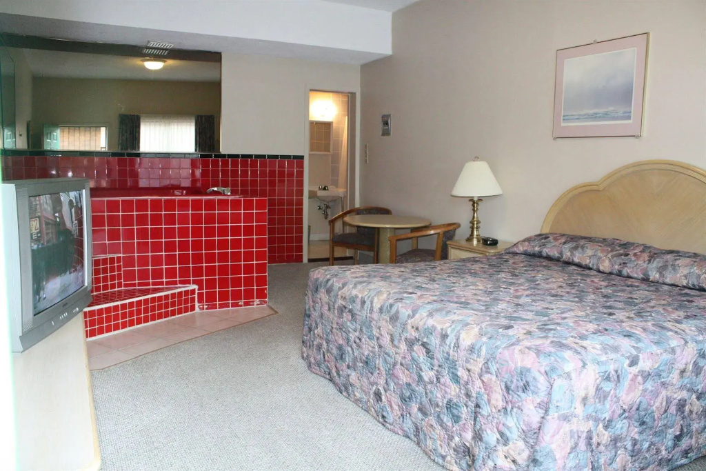 Tropicana Inn