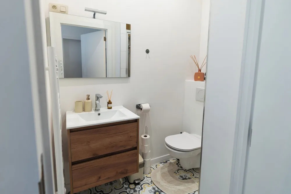 Central Ghent Stylish 1BR&1LR Apt WIFI