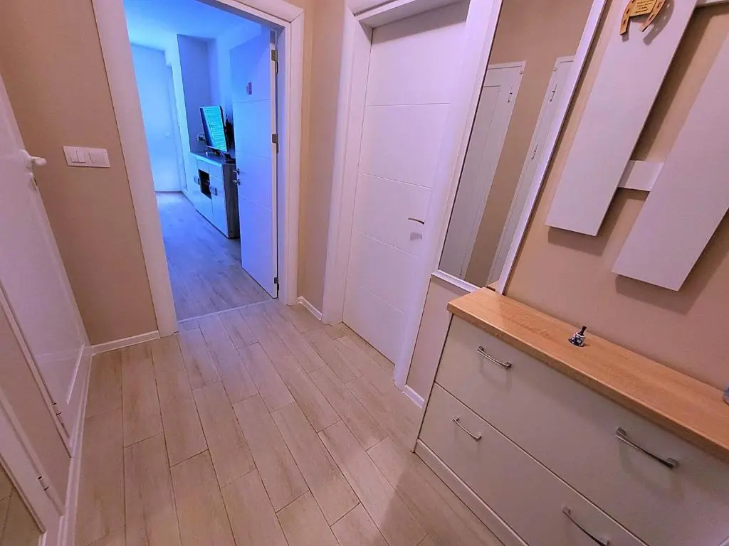 Comfy & Flat, Great Location, Parking