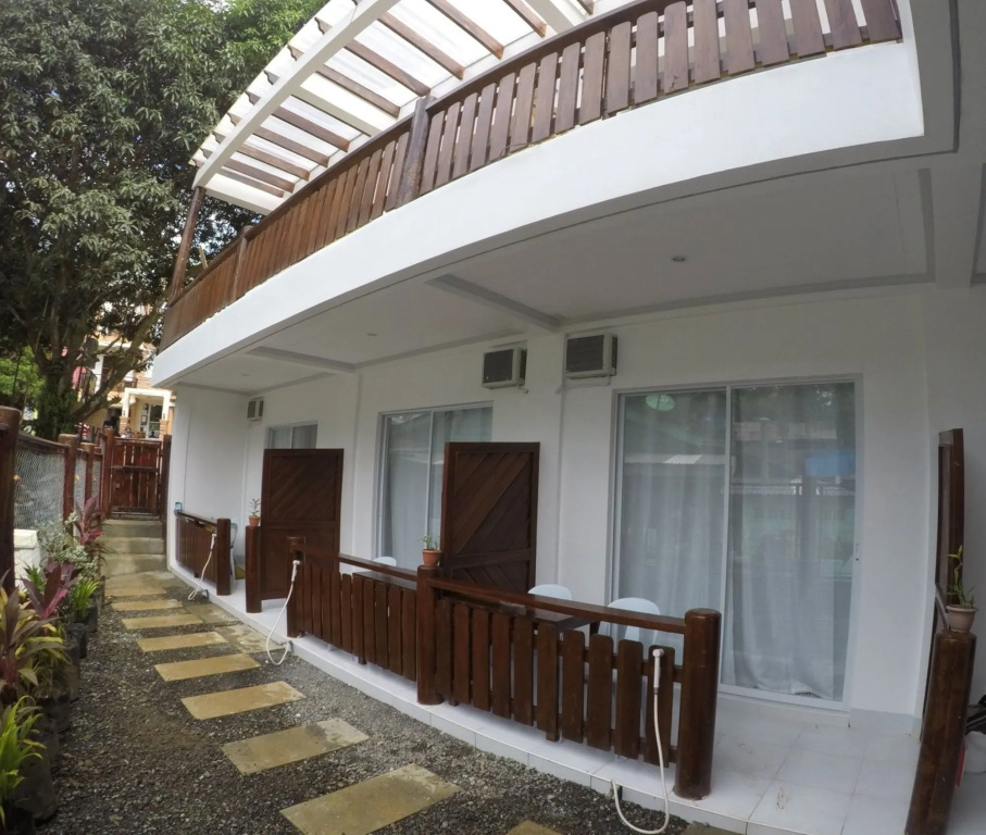Neela Tourist Lodge