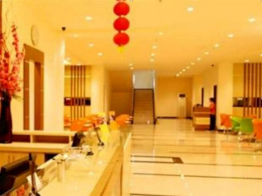 Halogen Hotel