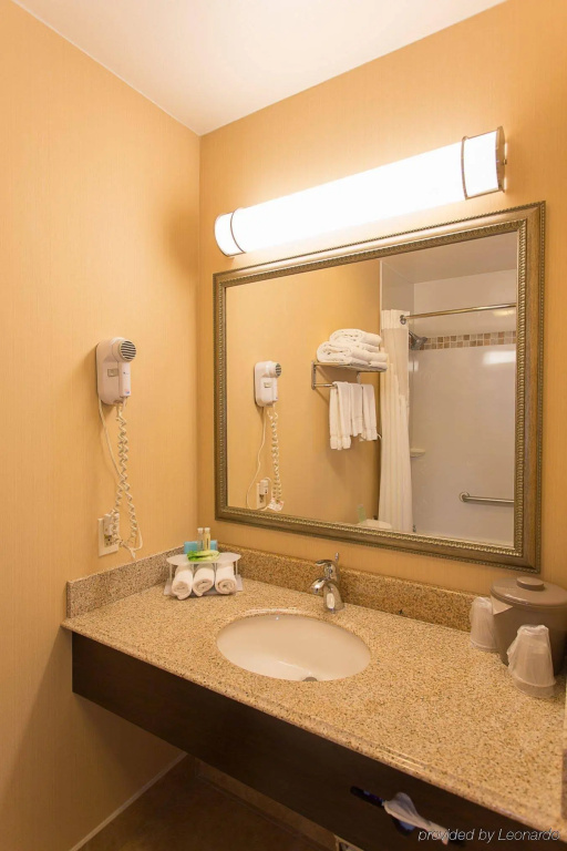 Holiday Inn Express Oakdale by IHG