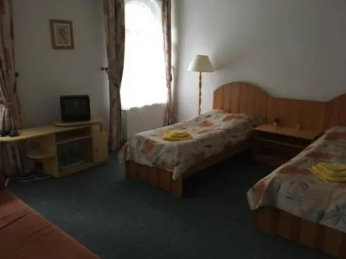 Pałac w Witosławiu ośrodek apifitoterapii "APIHERBA"