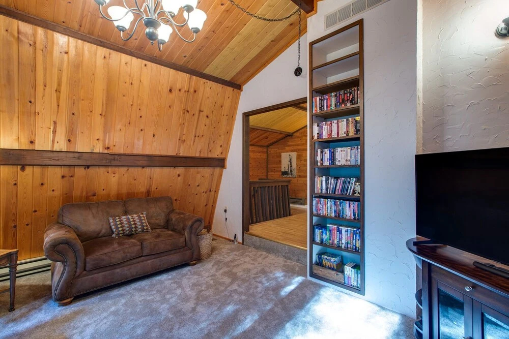 Snowline Cabin #45 - A Traditional Mountain Family Chalet!