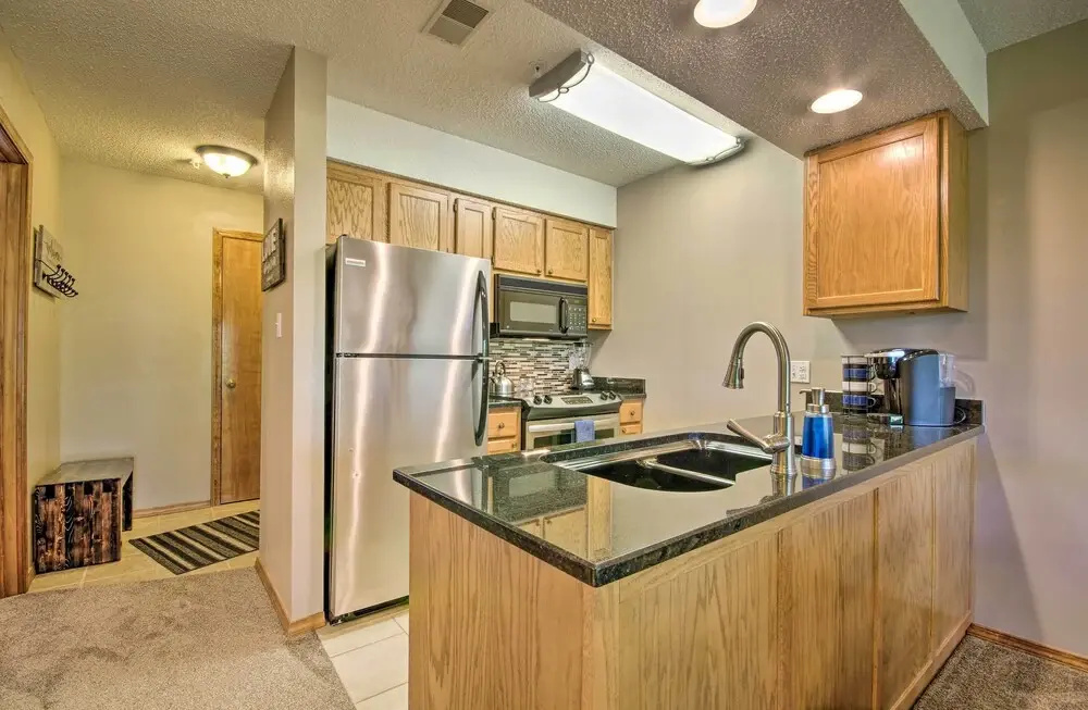 Cozy Branson Getaway ~ 2 Mi to Silver Dollar City!