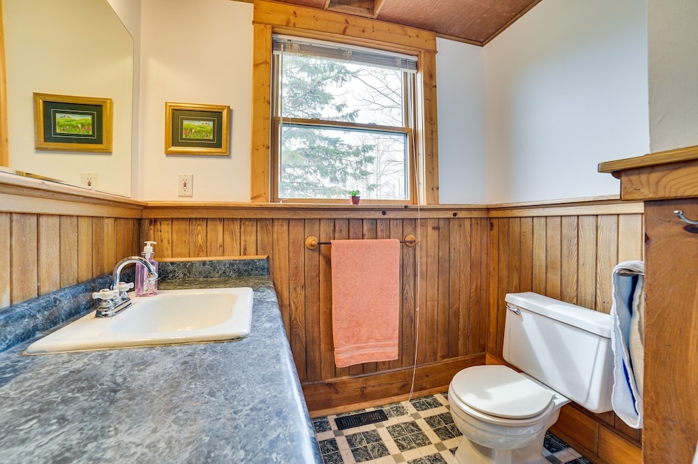 Snowmobiling Hub! Mackinaw City Home 3 Mi to Beach