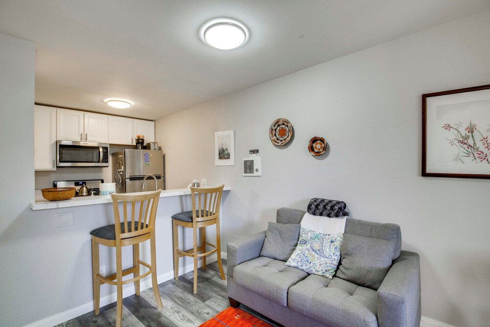 San Diego Studio w/ Pool Access, 2 Mi to Old Town