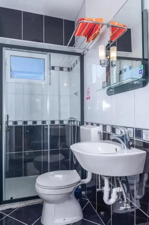 Modern Apartment in Arbanija with Hot Tub