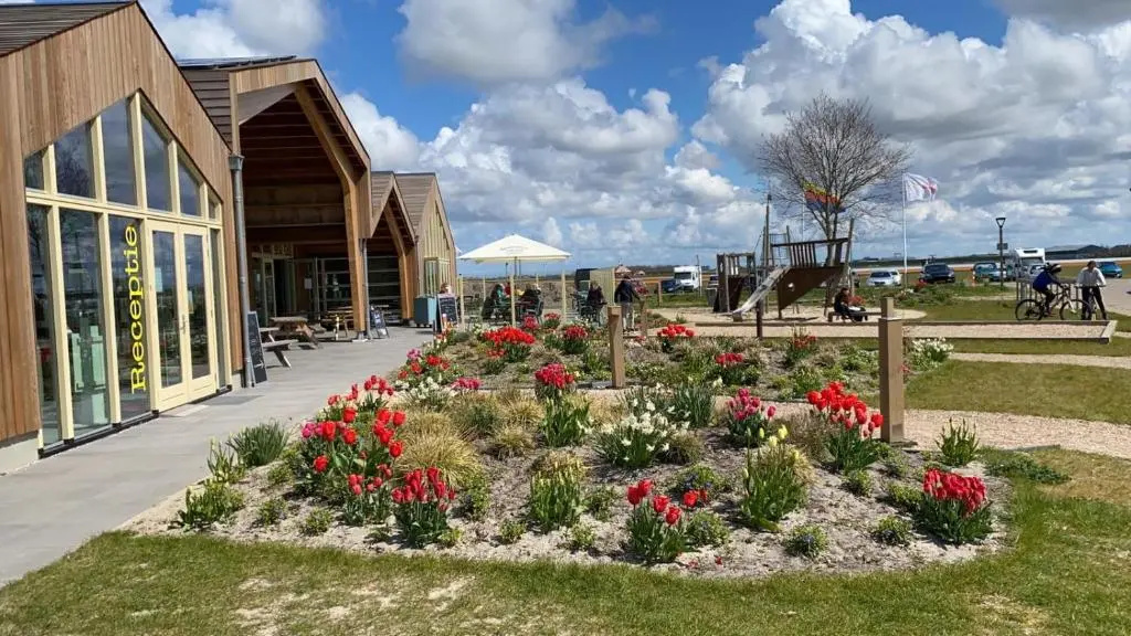 Tiny House in het groen, aan zee