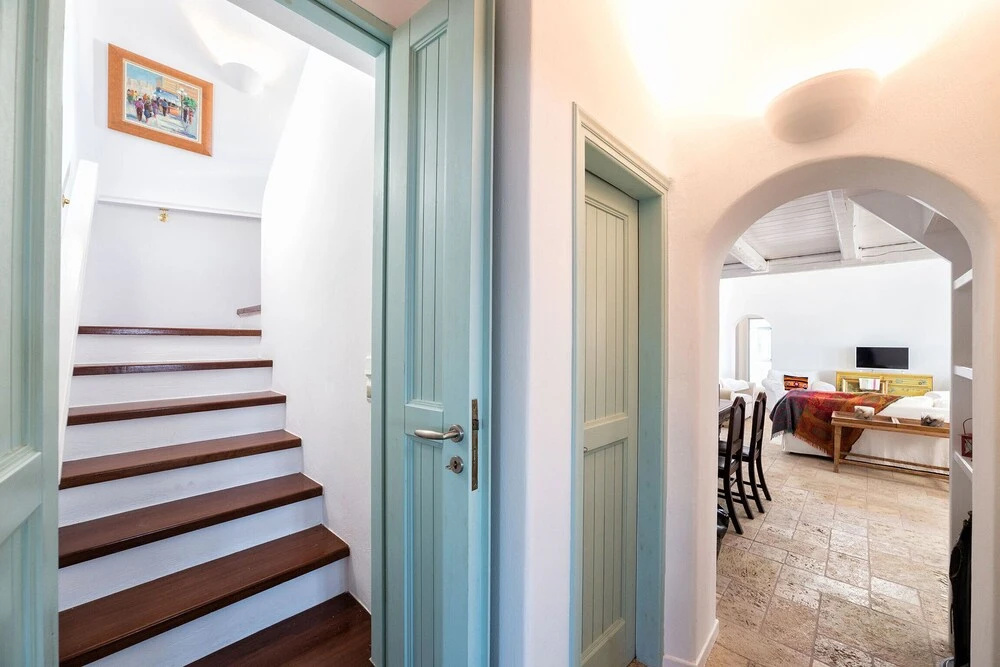 Sleeps8-Parking-Garden-Pool-SunSets-Barbeque