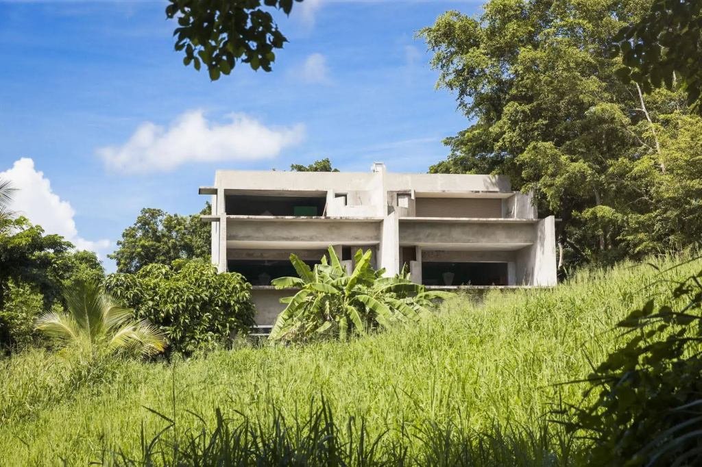 Hix Island House