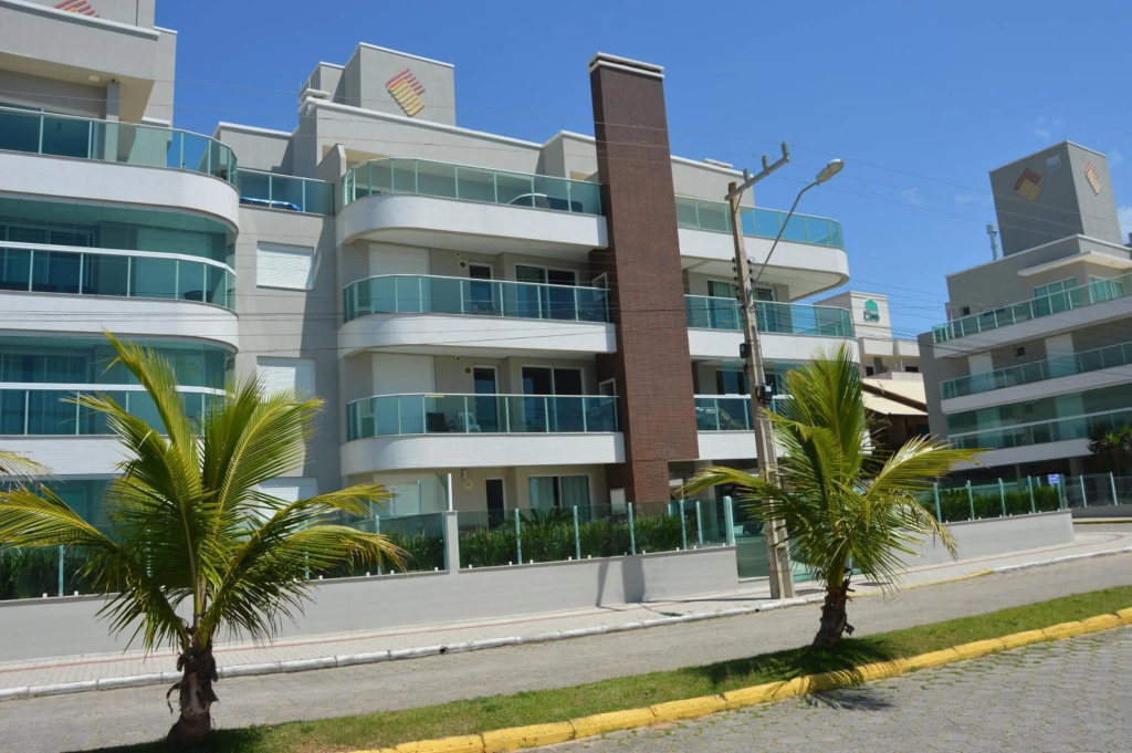 Belíssimo apto 2 suítes com vista para o mar