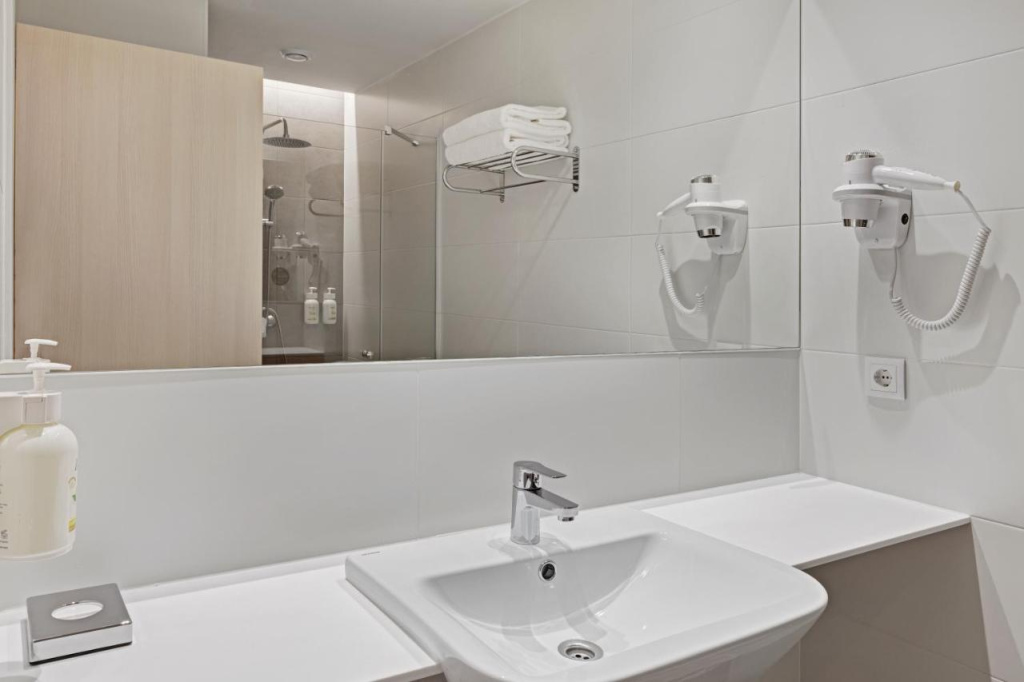 B&B HOTEL Santiago Milladoiro