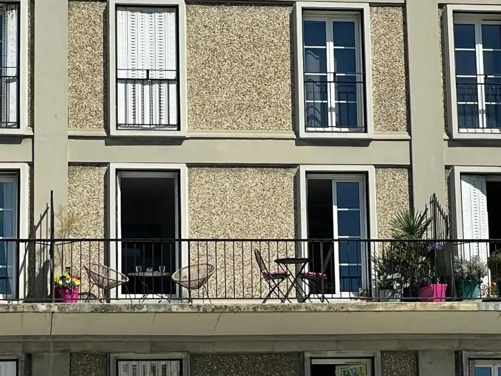 L'ancre, Studio Perret vue mer.