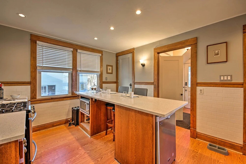 Pet-friendly Sheboygan Home, 1 Mi to Lake Michigan