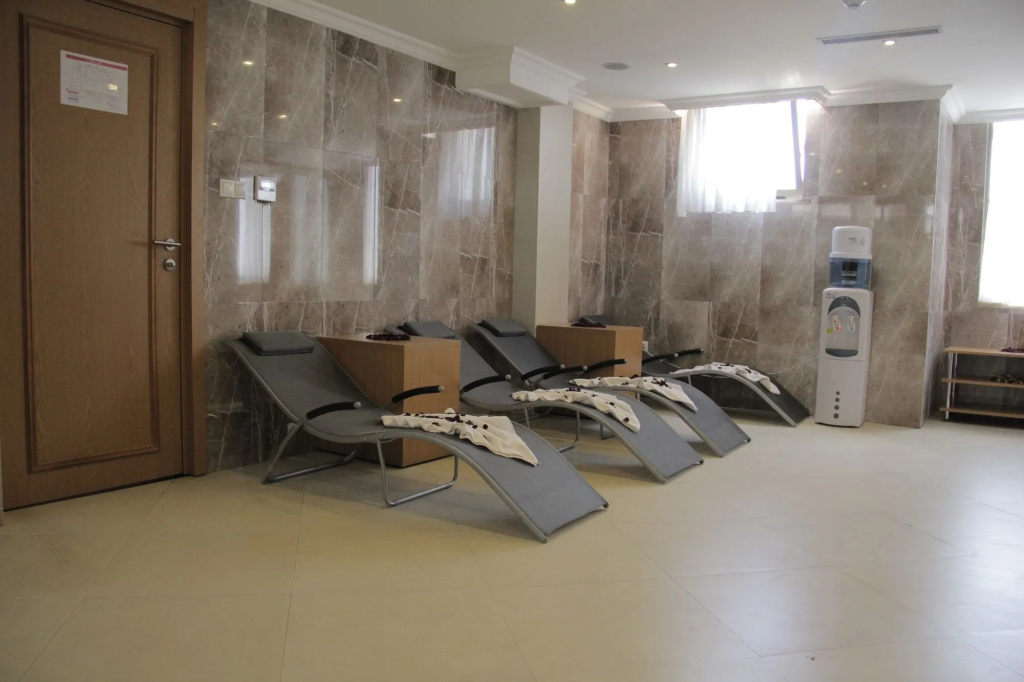 Momona Hotel