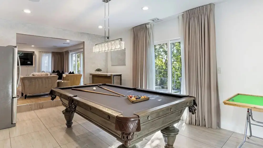 LA Hillside Retreat w/ Pool, Views, Fire Pit & Outdoor Lounging Casa Bellagio by Avantstay