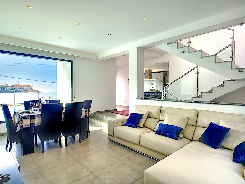 Villa North Sea by LovelyStay