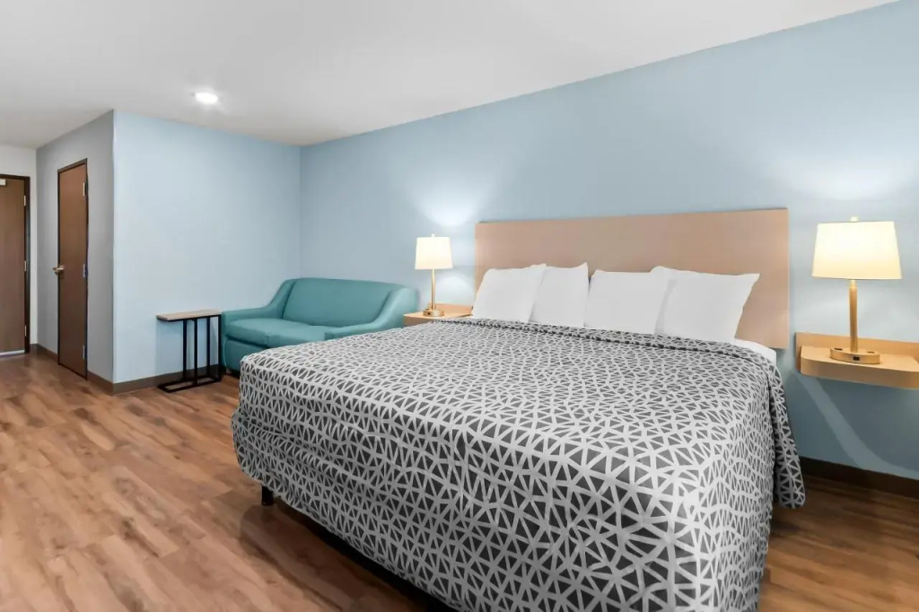 WoodSpring Suites Pensacola West