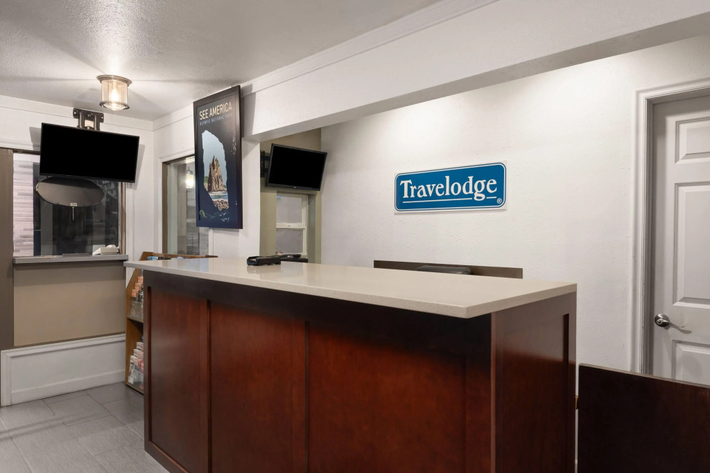 Travelodge by Wyndham Everett City Center