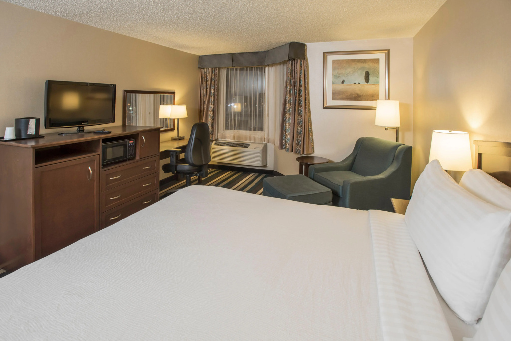 Holiday Inn Conference Centre Edmonton South by IHG