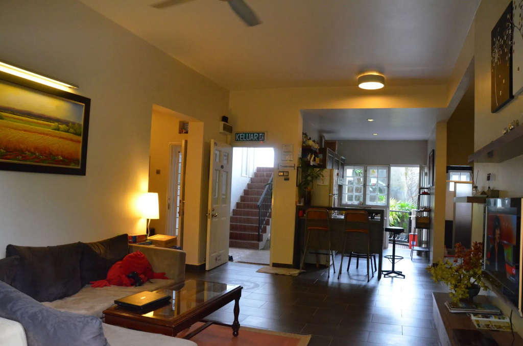 Gerard's "Backpackers" Roomstay No Children Adults only