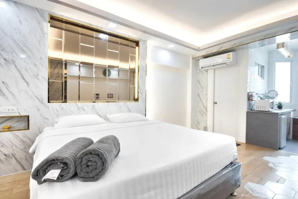 Family Hub Pratunam 7 FREE Airport pickup min 3nights and 4Adults stay