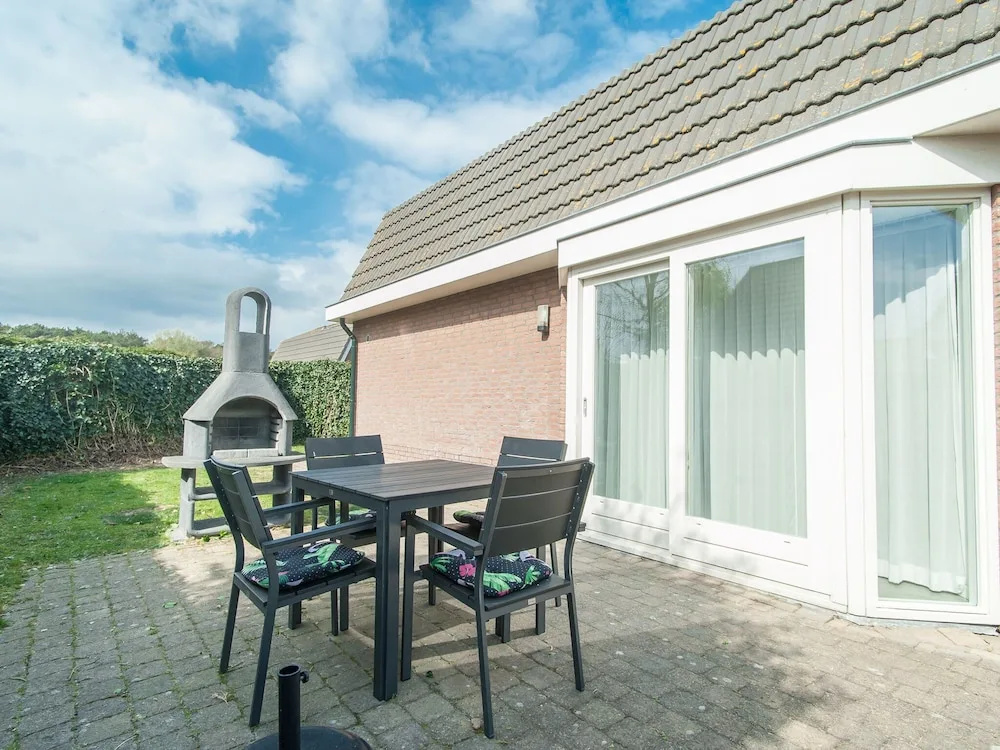 Nice House with Large Garden in Noordwijk & near Sea