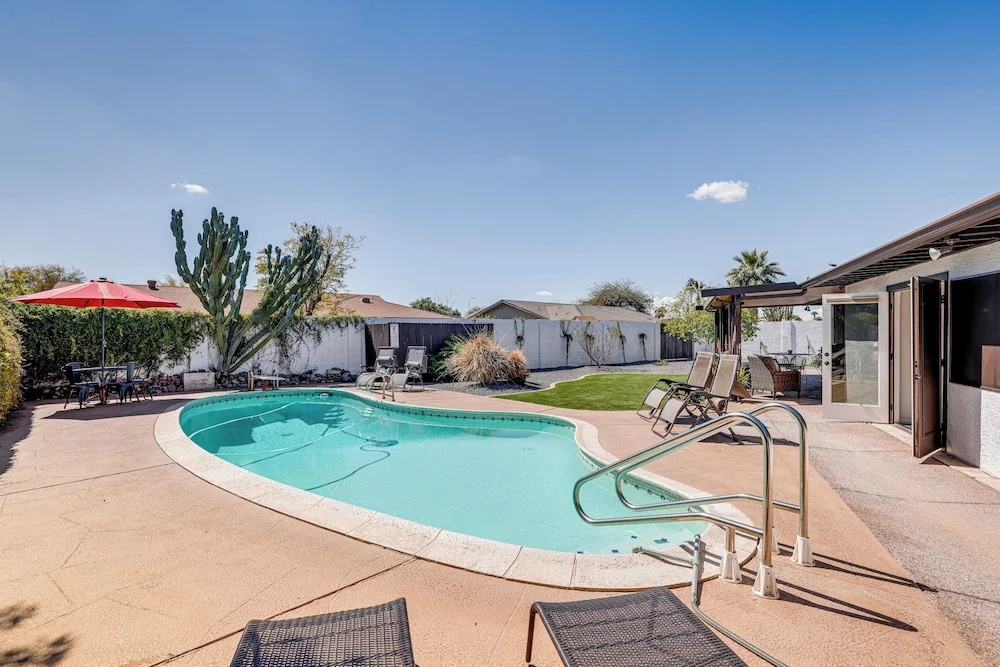 2 Mi to Old Town Scottsdale: Home w/ Pool Table