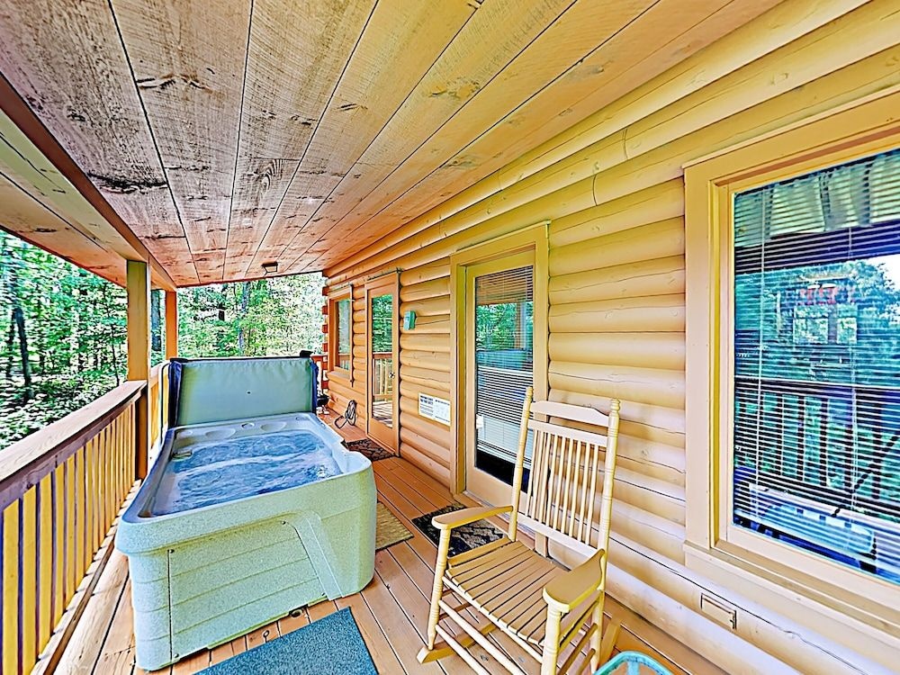 Ridgetop Retreat - 2 Br Cabin